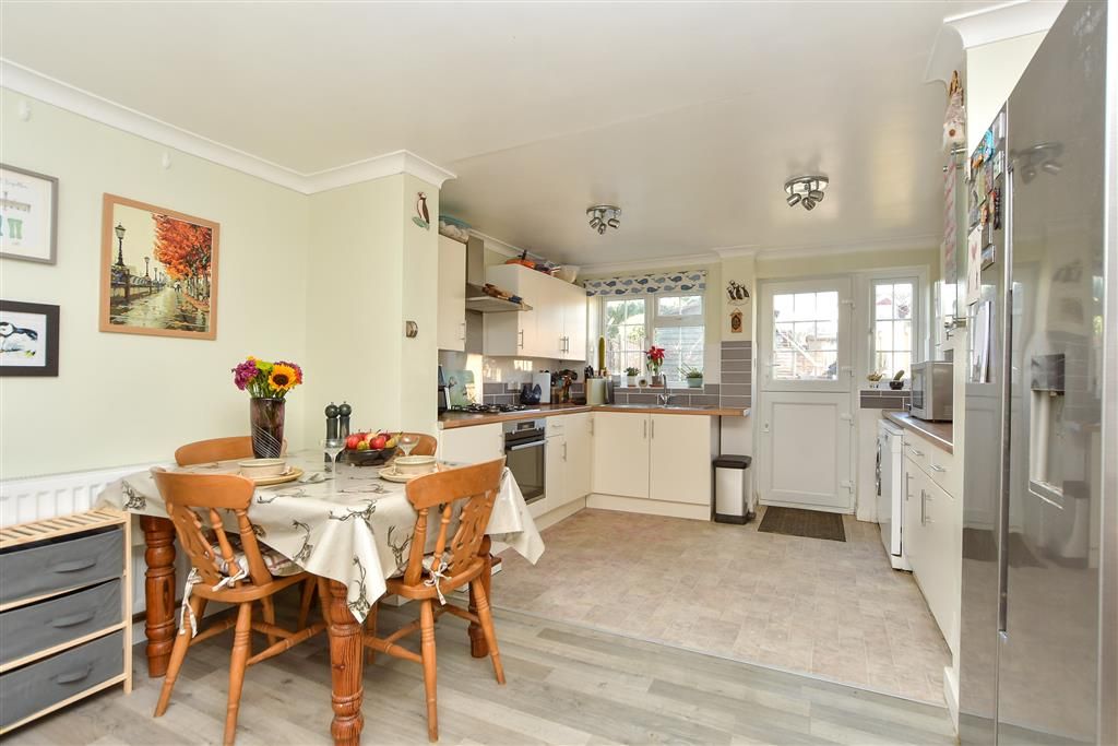 Property photo 3 of 8 Kitchen/Dining Area