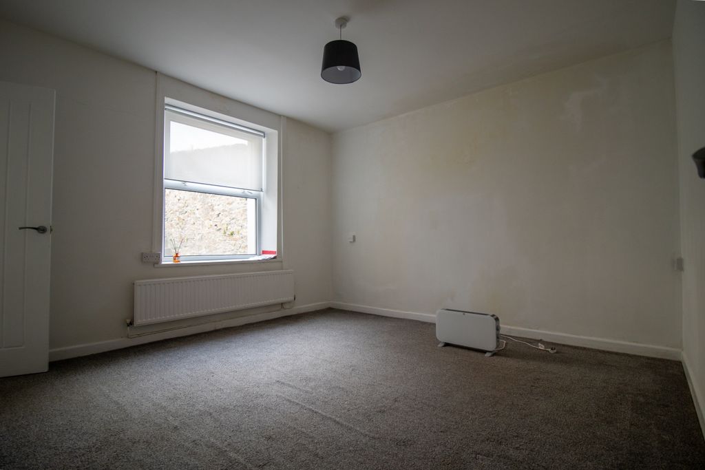 Property photo 2 of 16 Lounge 1