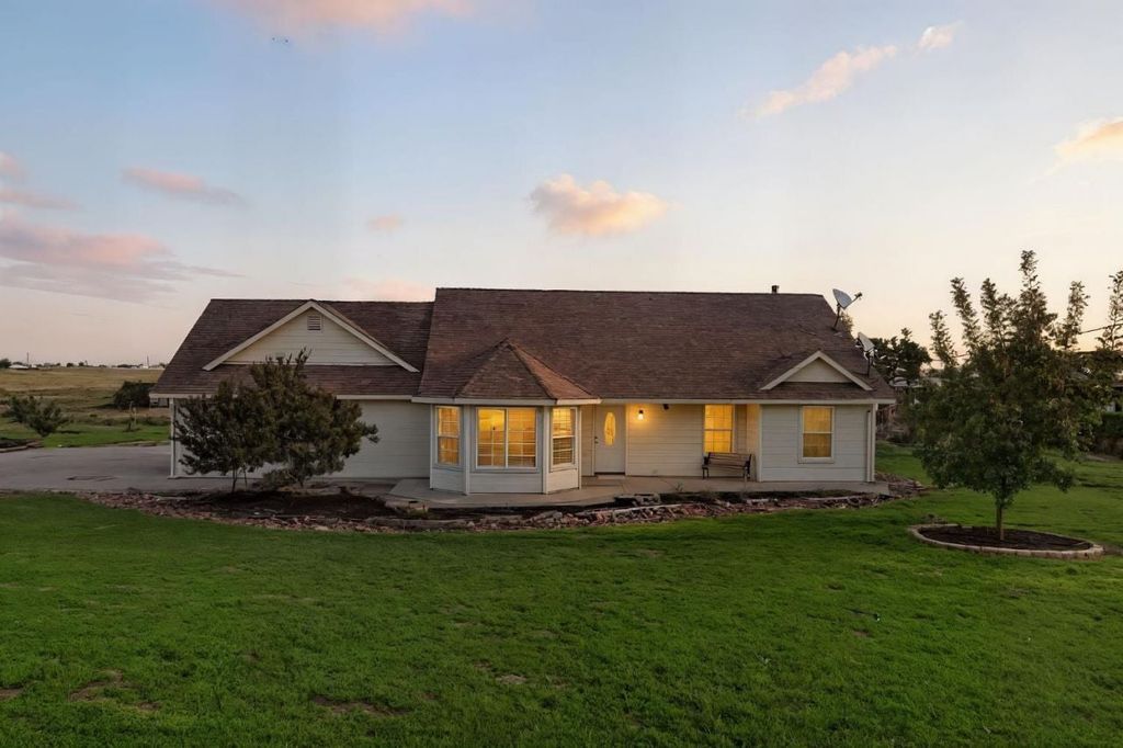 Property photo 1 of 30