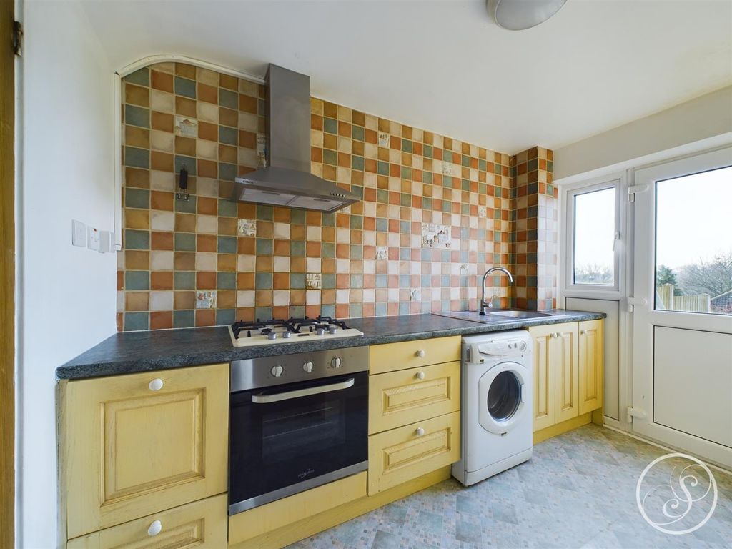 Property photo 3 of 15 Kitchen