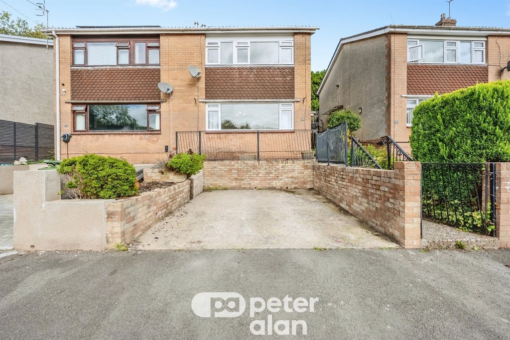 Property photo 1 of 33