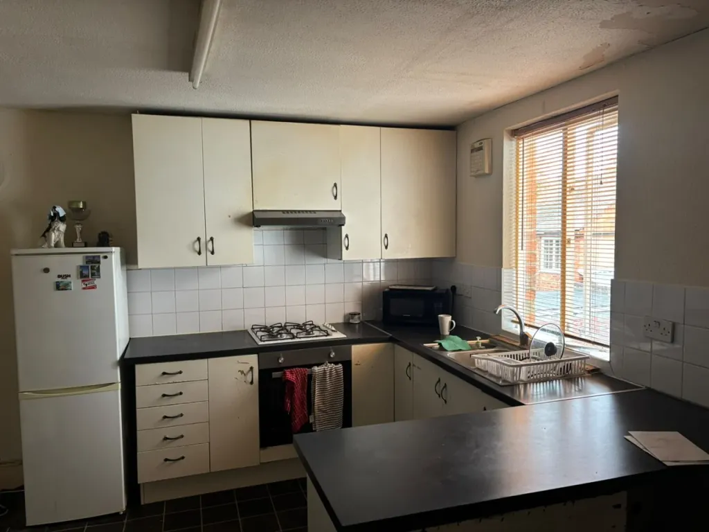 Property photo 1 of 12