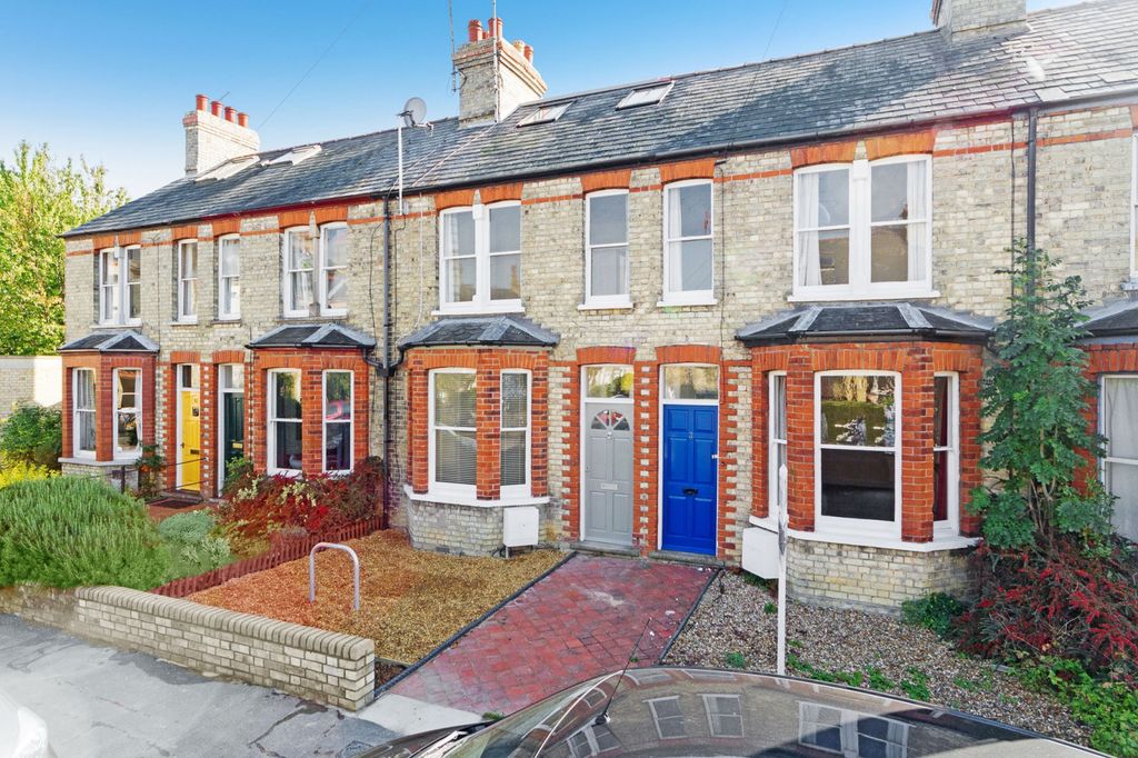 Property photo 1 of 12 Front