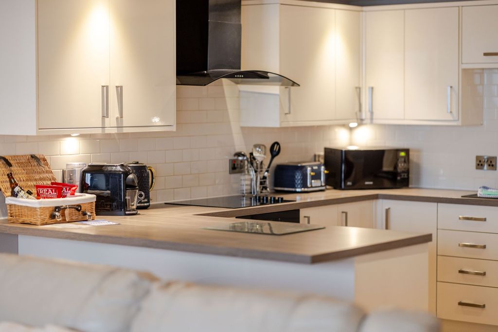 Property photo 3 of 22