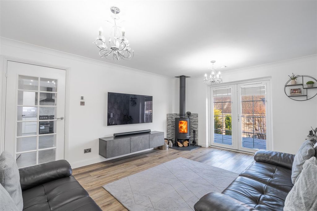 Property photo 3 of 26 Lounge-1.Jpg