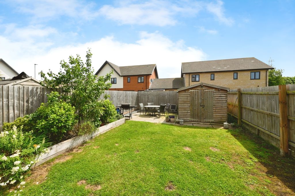 Property photo 3 of 17 Photo