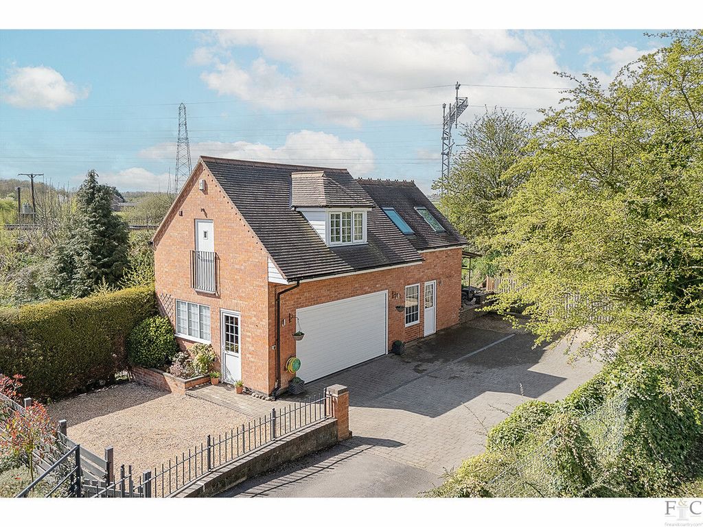 Property photo 2 of 35