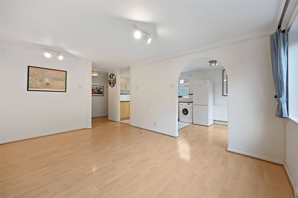 Property photo 2 of 11 Picture No. 22