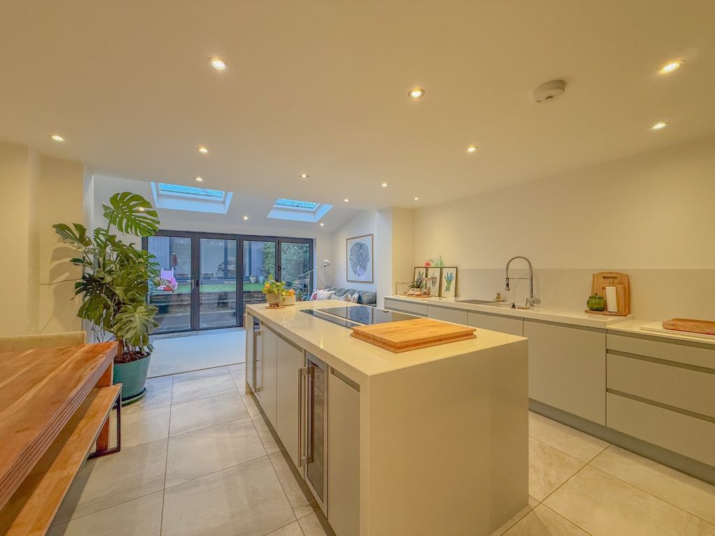 Property photo 2 of 32 4790852