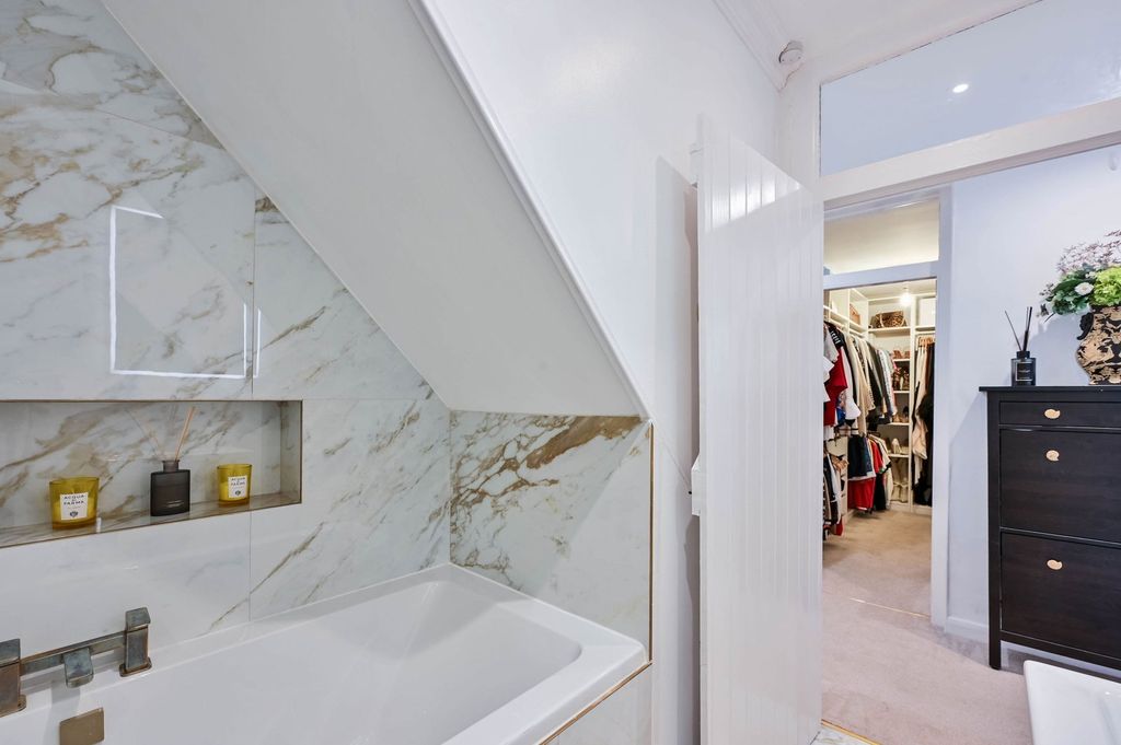 Additional image 15 of 2 bed maisonette for saleWaterden Road, Guildford GU1