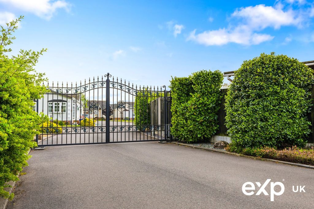 Property photo 1 of 25