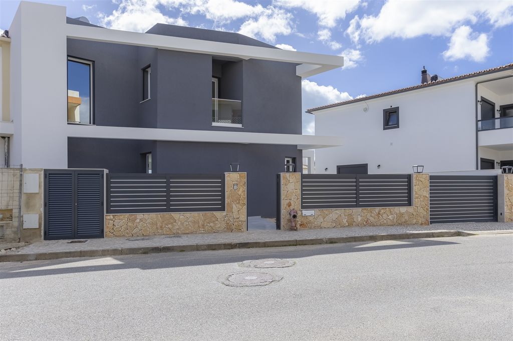 Property photo 1 of 36