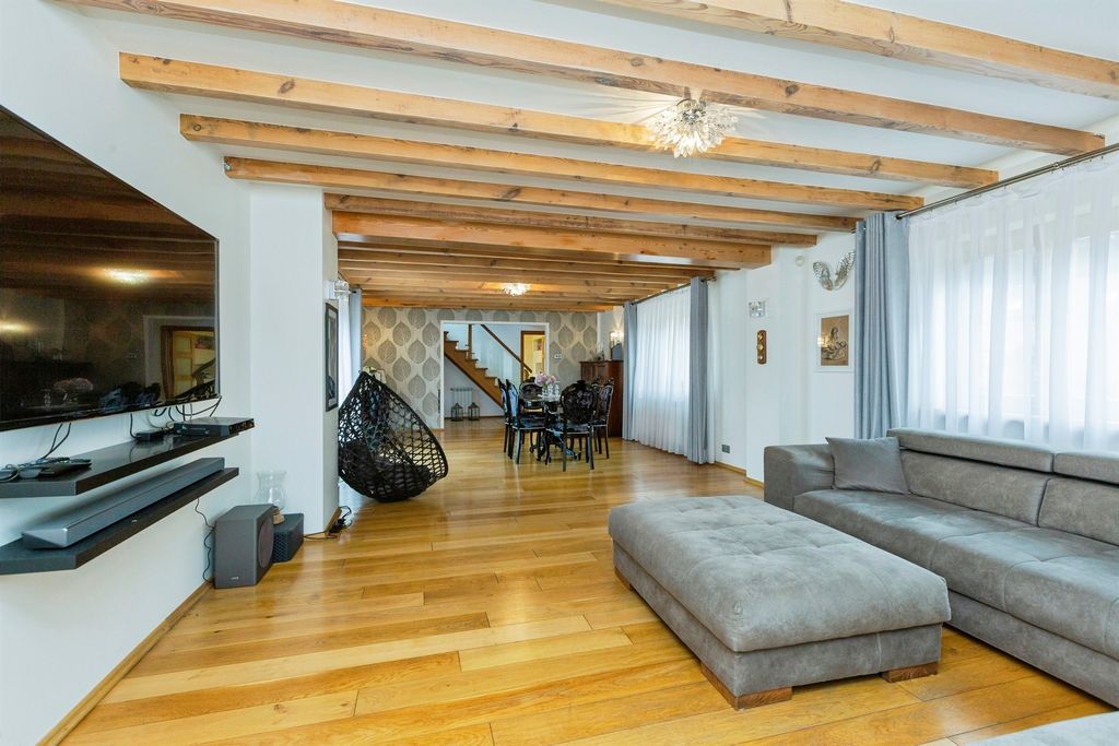 Property photo 3 of 26