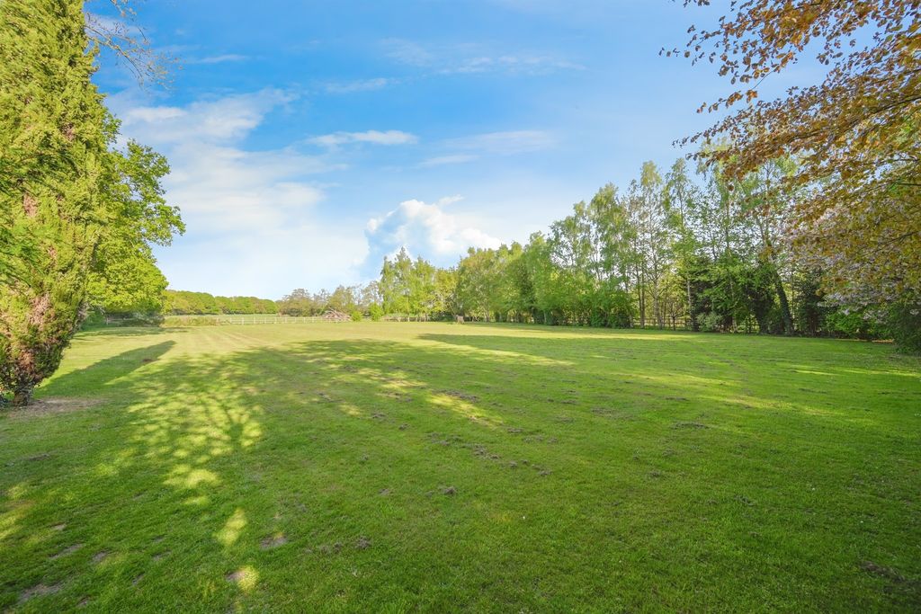 Property photo 3 of 24