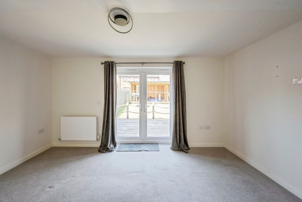 Property photo 2 of 18 Image 1