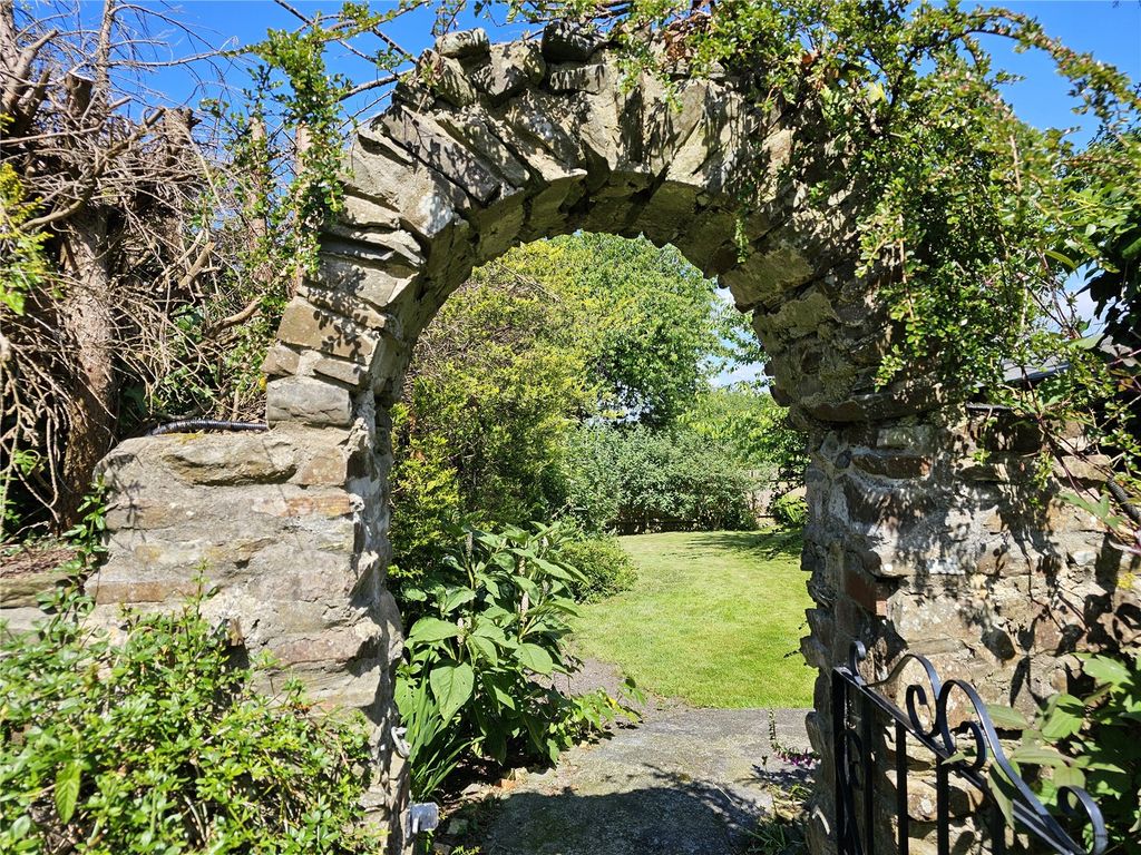 Property photo 3 of 36 Picture No. 34