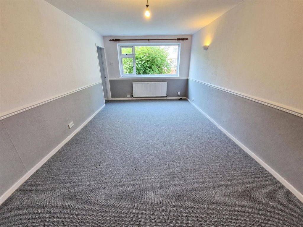 Property photo 3 of 8 Property Photo