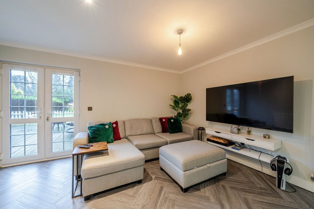 Additional image 12 of 3 bed flat for saleOrchard Avenue, Shirley, Croydon CR0