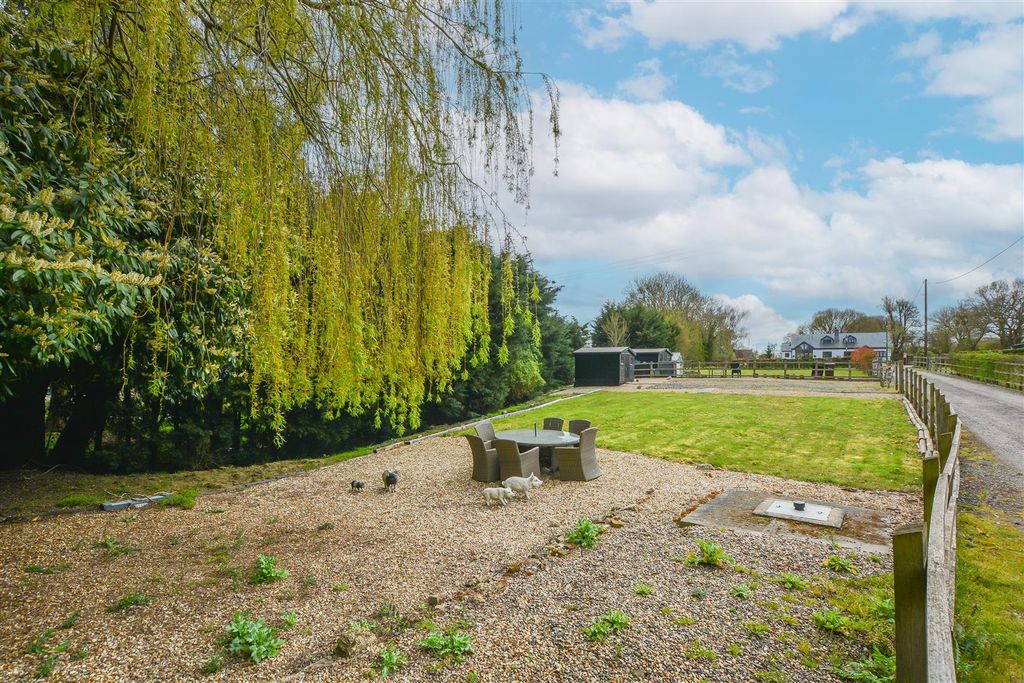 Property photo 2 of 18 Dsc_0200.Png