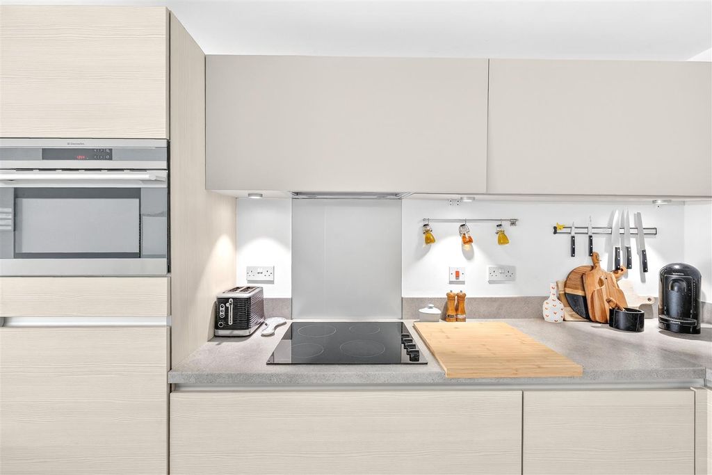 Property photo 3 of 16 Kitchen