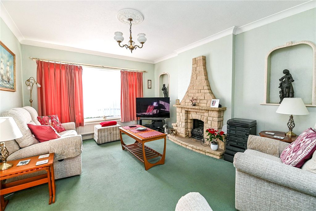 Property photo 2 of 17 Picture No. 03