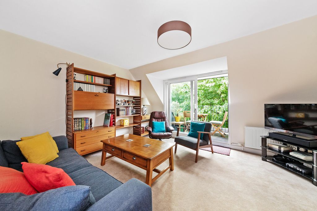 Property photo 1 of 12 Living Room