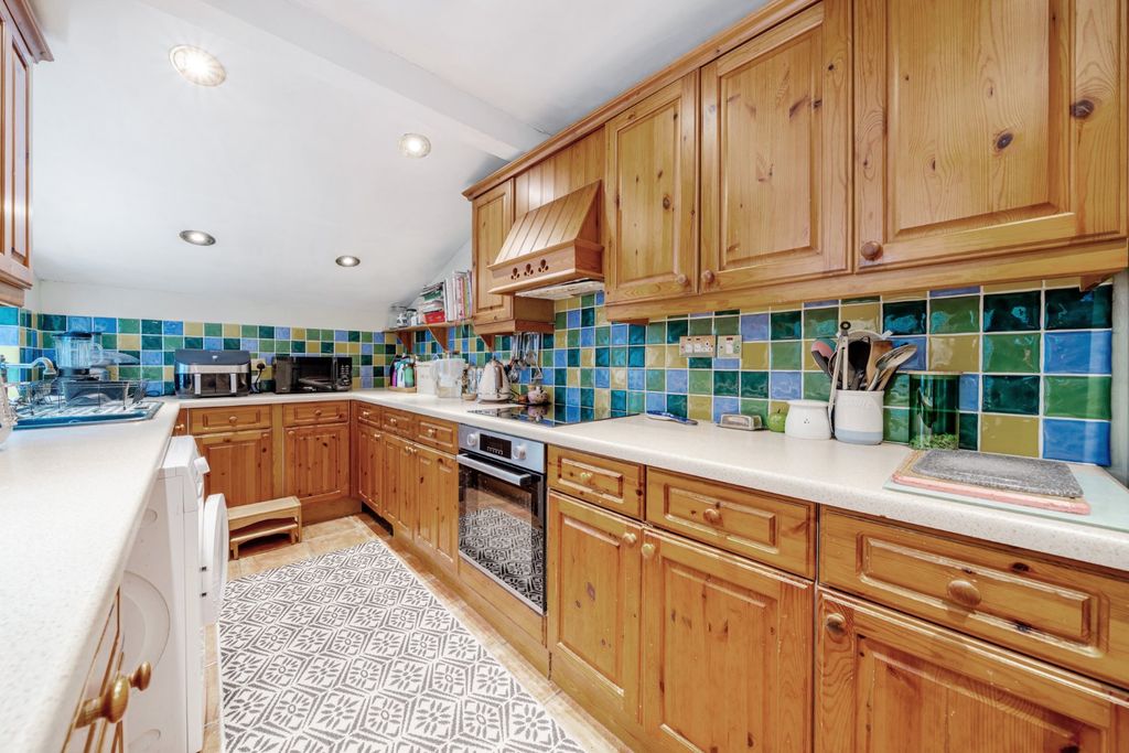 Property photo 3 of 13 Kitchen