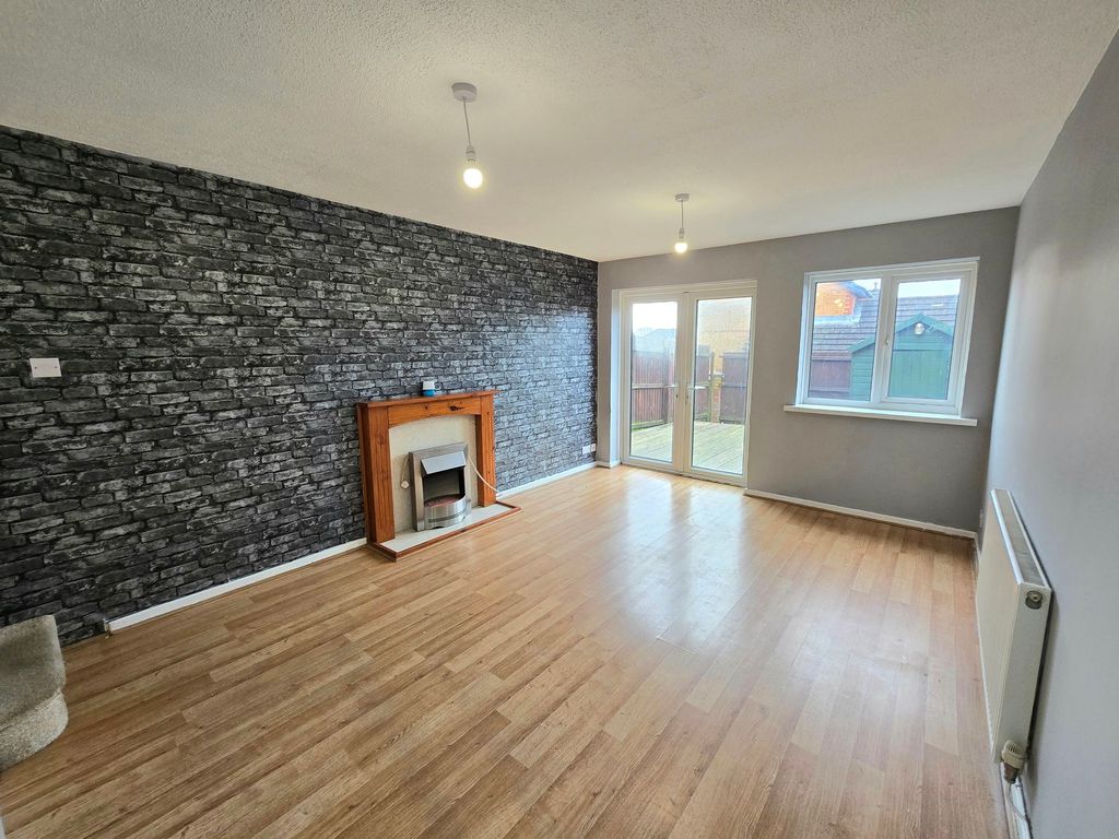 Property photo 2 of 21 Lounge