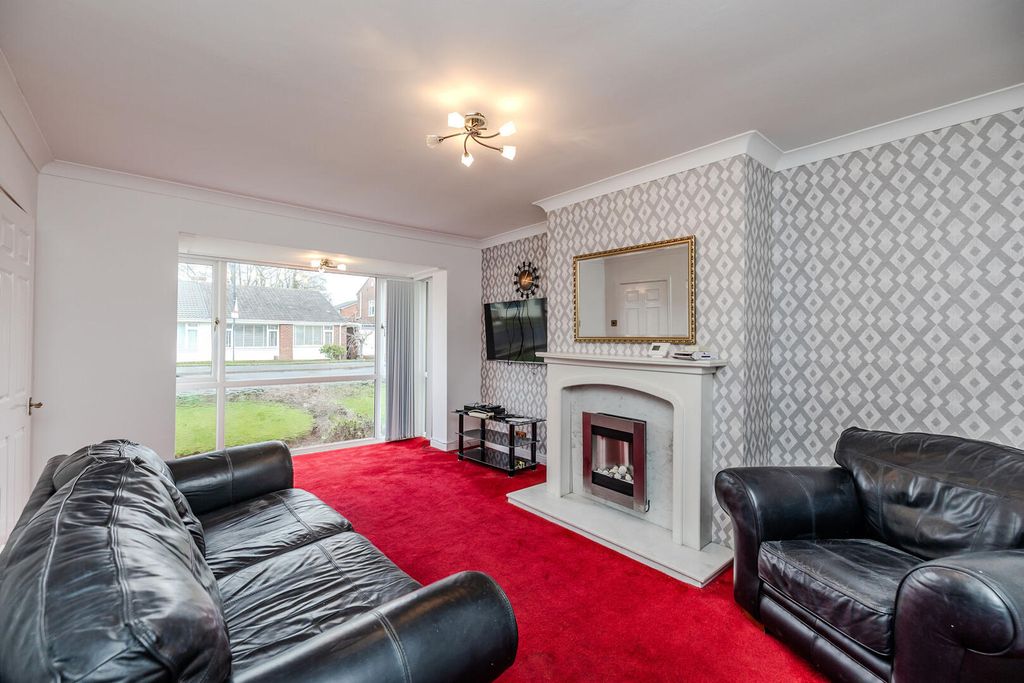 Property photo 3 of 27 Living Room