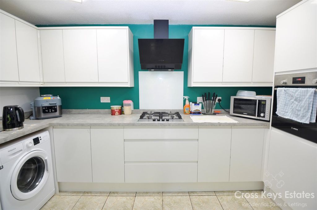 Property photo 3 of 41 Kitchen / Dinner