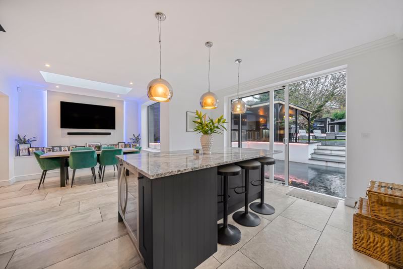 Property photo 2 of 43 Photo 36