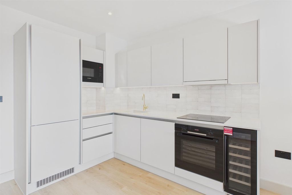 Property photo 3 of 21 2.Jpg