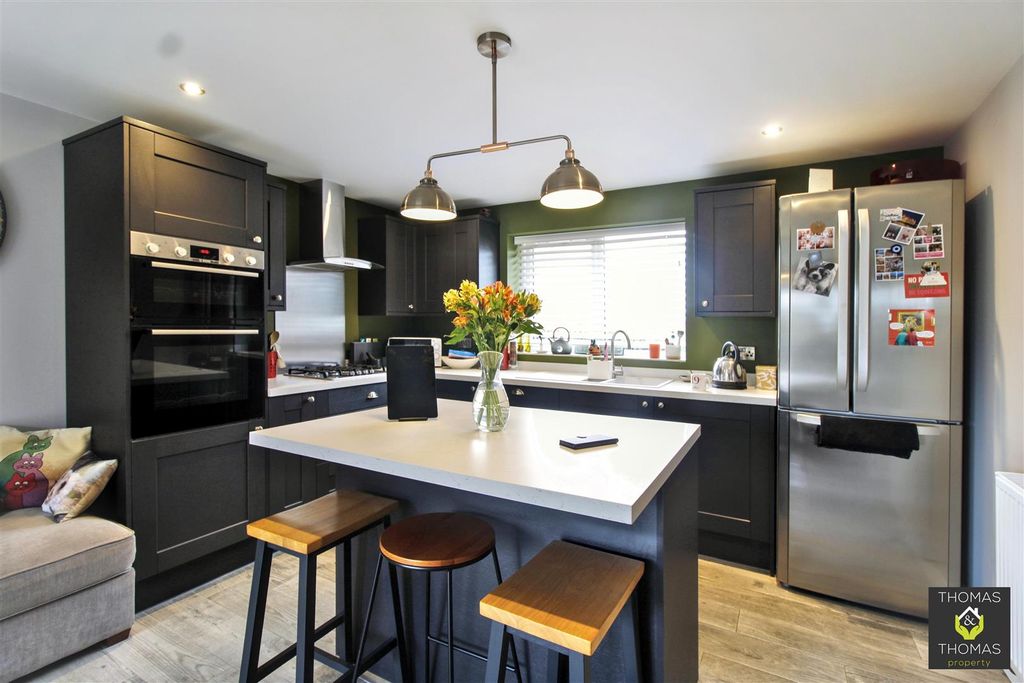 Property photo 3 of 16