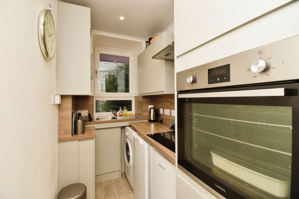 Property photo 2 of 12 Kitchen