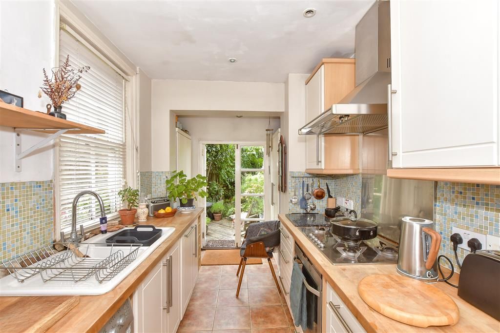 Property photo 3 of 14 Kitchen