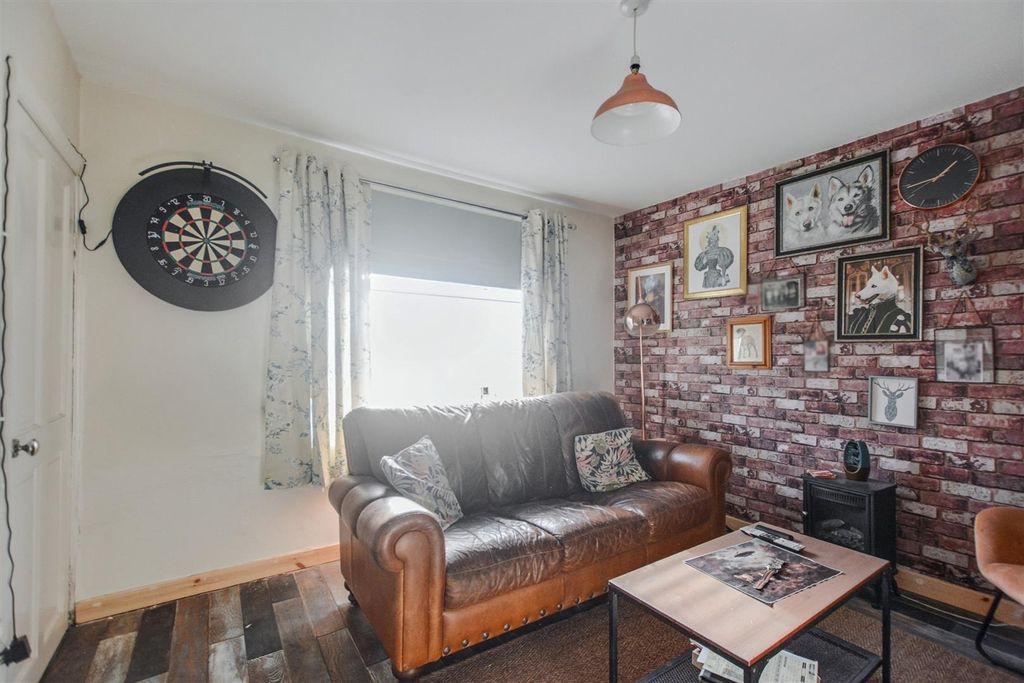 Property photo 3 of 20 Lounge_2.Jpeg