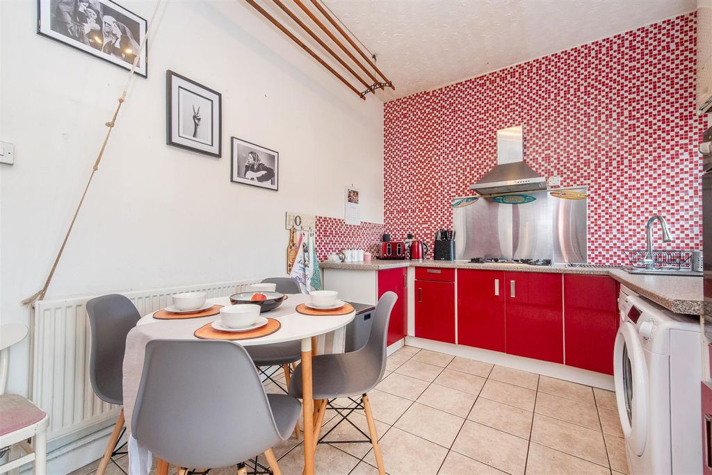 Property photo 3 of 22 Kitchen/Diner