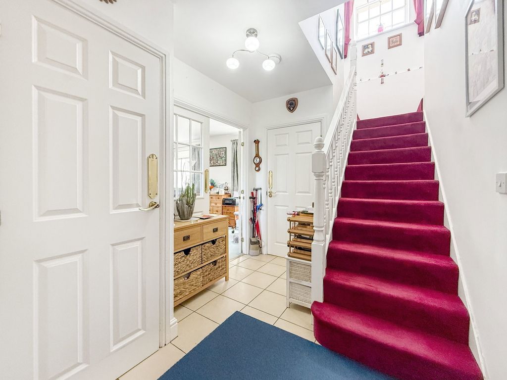 Property photo 3 of 27