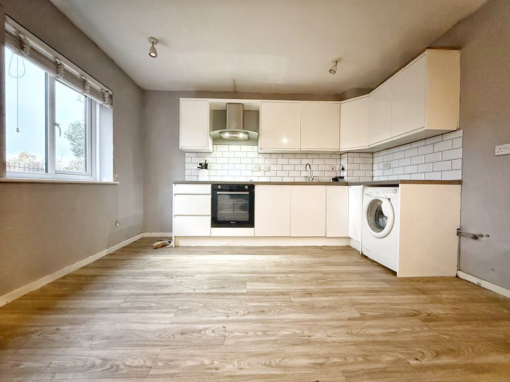 Property photo 3 of 8 Img_8886