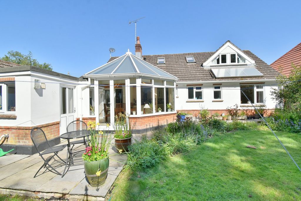 Property photo 2 of 25