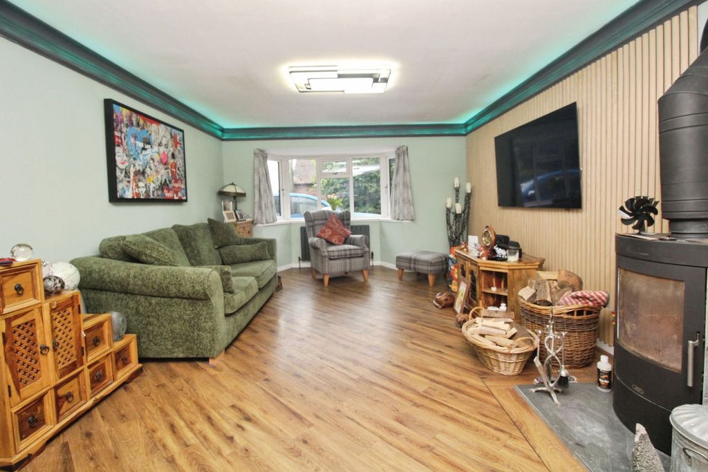 Property photo 3 of 37