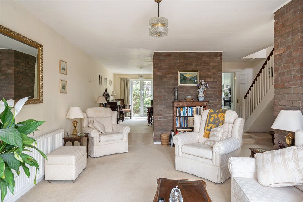 Property photo 3 of 13 Sitting Area