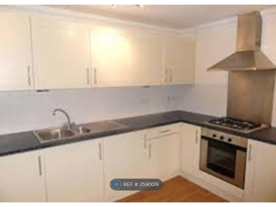 Property photo 3 of 8 Kitchen