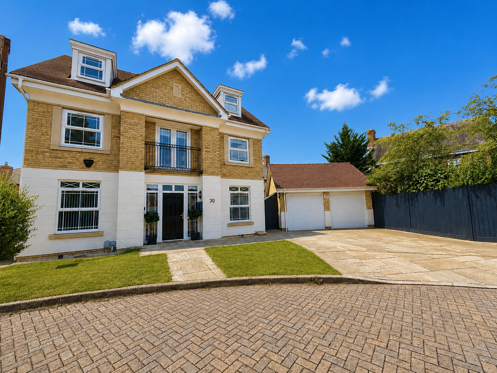Property photo 1 of 32 E9C8F5Ed-3B21-4B81-Bfda-5Ef621A4E8A8