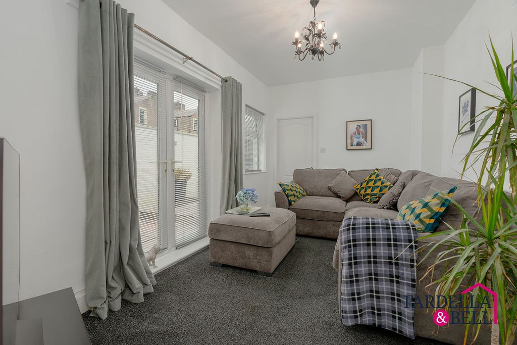 Property photo 3 of 18