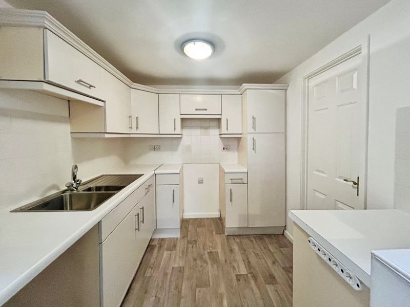 Property photo 3 of 6 Photo 5