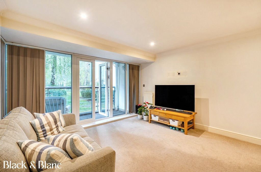 Property photo 3 of 17 Reception Room