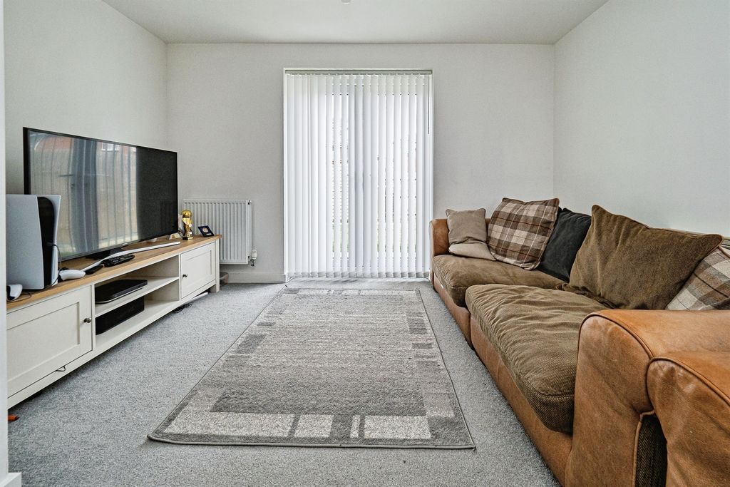 Property photo 2 of 16