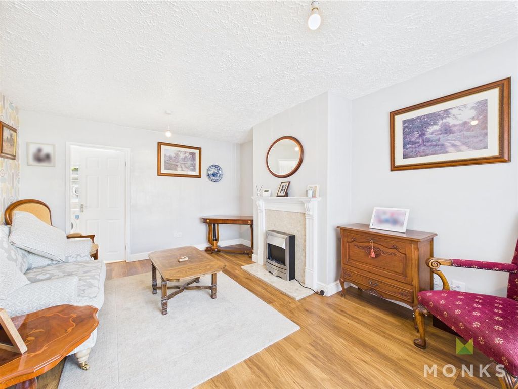Property photo 3 of 13 Cam01420G0-Pr0656-Still006.Jpg