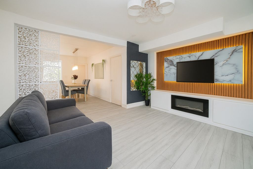 Property photo 2 of 25